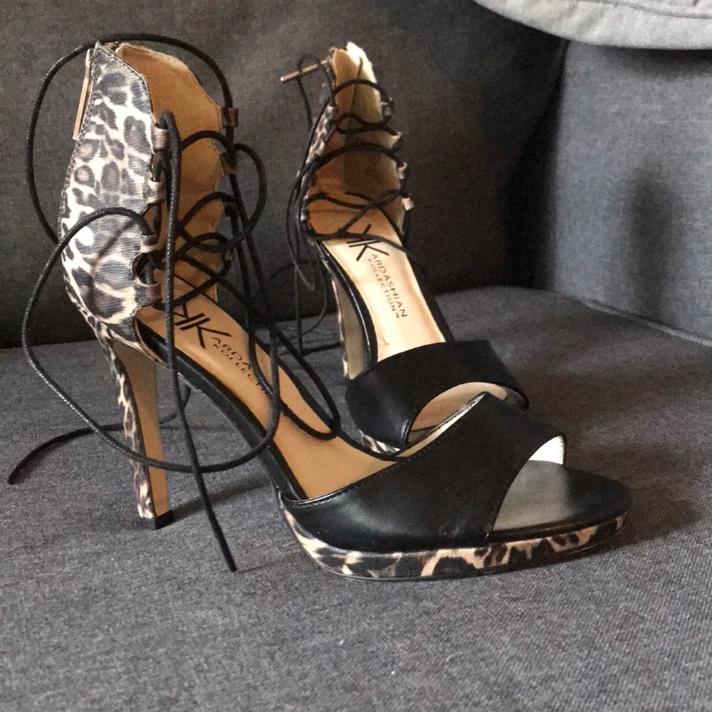Heels - Picture 2 of 3